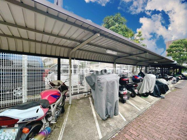 グリーンパーク上中里の駐車場|バイク置場