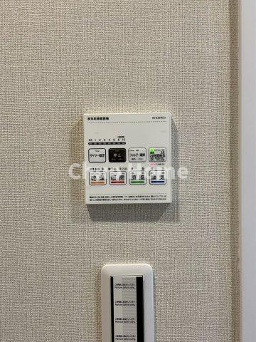 グリーンパーク上中里の冷暖房・空調設備|【浴室乾燥機】暖房・冷風・換気・乾燥が可能です。毎日を快適に過ごせるうれしい機能が揃っています。雨の日の洗濯物も安心です。