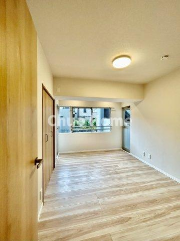 グリーンパーク上中里の子供部屋|【子供部屋】お子様を持つ家庭の約6割が「家族や子どものため」に購入を希望。入学後の転校を避け、広い空間でのびのび育てたいなどの親心が、家探しのきっかけになっているようです。