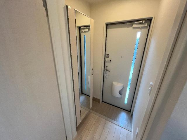 加古川市平岡町　新築アパートの玄関|色合いはお問合せ下さい（イメージ）