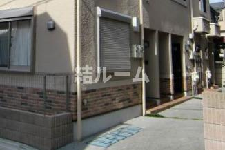板橋区赤塚新町１丁目のアパートのエントランス