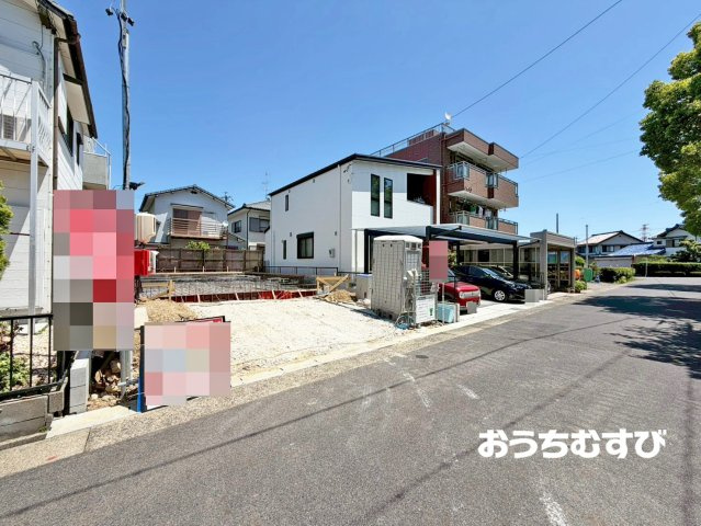 春日井市東野町3丁目(全1棟)の前面道路含む現地写真