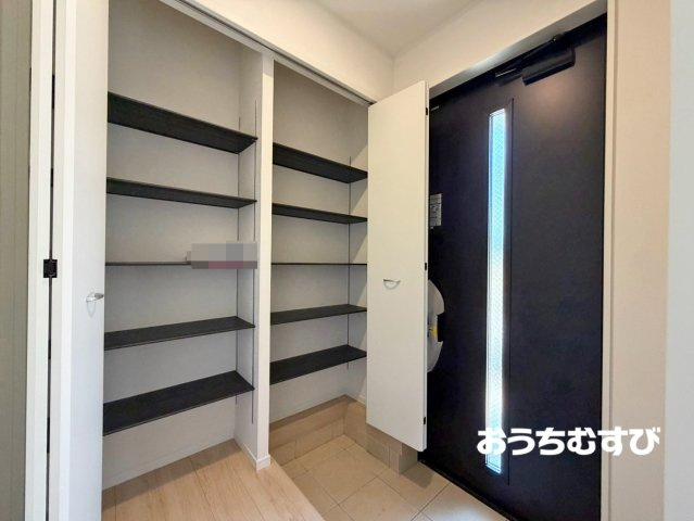 春日井市東野町3丁目(全1棟)の玄関