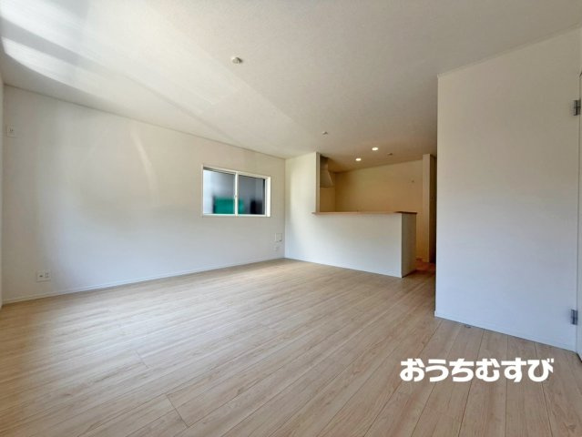春日井市東野町3丁目(全1棟)の居間・リビング