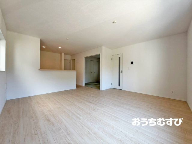 春日井市東野町3丁目(全1棟)の居間・リビング