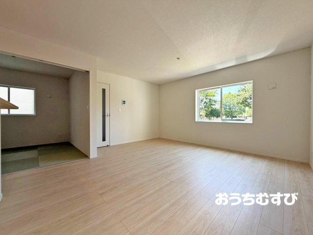 春日井市東野町3丁目(全1棟)の居間・リビング