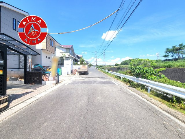 筑紫野市光が丘５丁目第1-2棟（2号棟）　の前面道路含む現地写真|前面道路です。