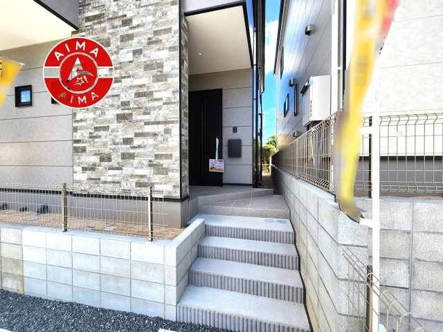 筑紫野市光が丘５丁目第1-2棟（2号棟）　の玄関|おでかけの時も帰った時も、「我が家」を最初に感じでもらえる素敵な空間に。
