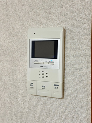 【駐車場】 | グレイス城山 | いつでも目の届く敷地内に駐車場があります♪お車をお持ちのファミリーさんにオススメです☆