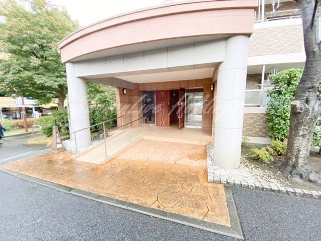 横浜市戸塚区川上町の賃貸マンションのエントランス|綺麗なエントランス♪