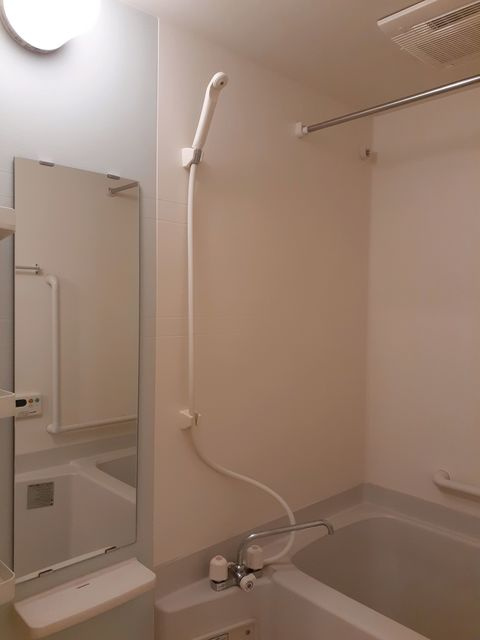 横浜市戸塚区川上町の賃貸マンションの浴室|浴室乾燥機完備♪