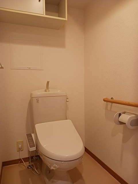 横浜市戸塚区川上町の賃貸マンションのトイレ|温水洗浄便座付き♪