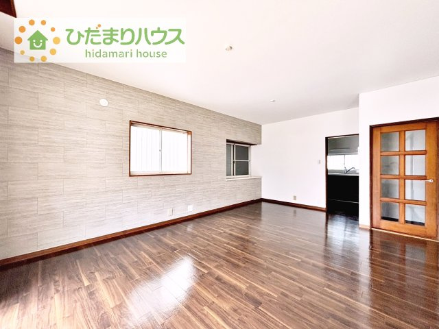 【居間・リビング】 | つくば市下広岡　中古戸建 | 早くお仕事終わらせて、家に帰りたくなるようなリビングです(^^♪