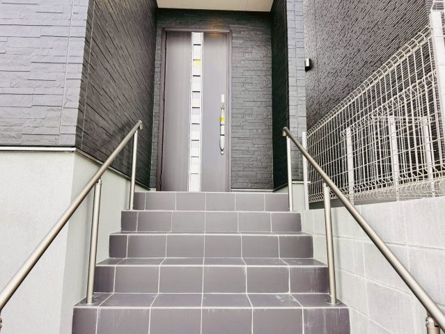 ■■北中城村瑞慶覧-1号棟（全2棟）の玄関|現地撮影2026.4☆いつでも内覧可能です♪