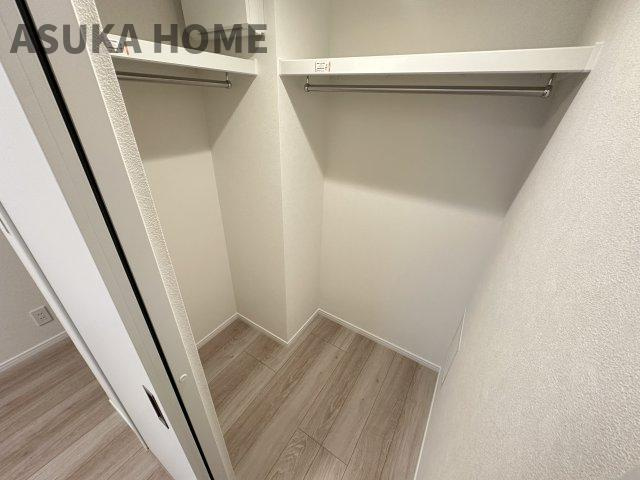 ライオンズグローベル本牧の収納|衣類や箱物や思い出の品もたっぷり収納できるので、整理整頓にも◎。