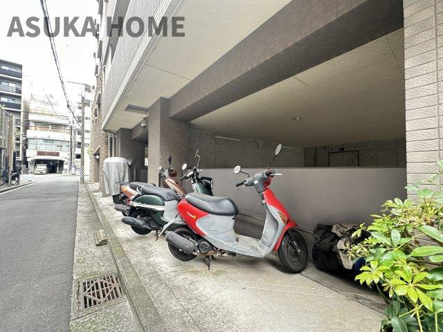 ライオンズグローベル本牧のその他共用部分|バイク置場の空き状況については、その都度、確認いたしますのでお気軽にお聞きください。
