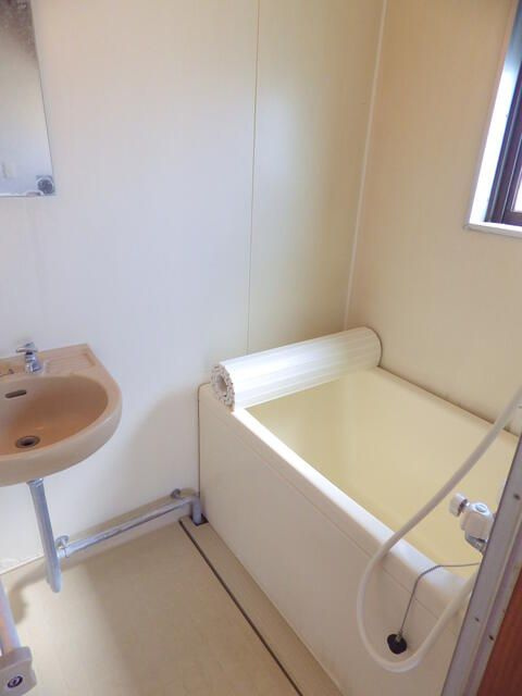 ベルメゾン本八幡の浴室