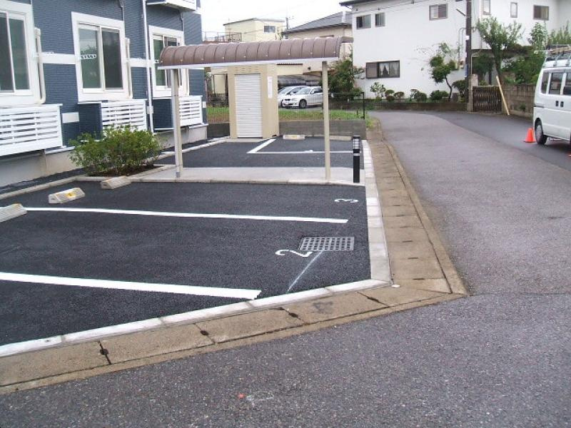 レオネクスト楓の駐車場