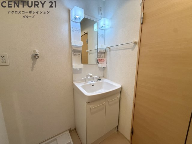 室内に洗濯機置き場があります