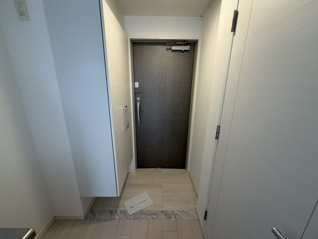 レジデンス三宮東グルーブの玄関