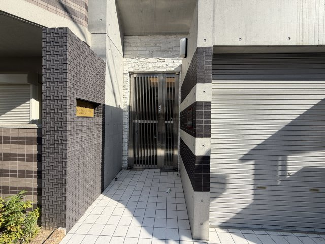 レジデンス三宮東グルーブのエントランス