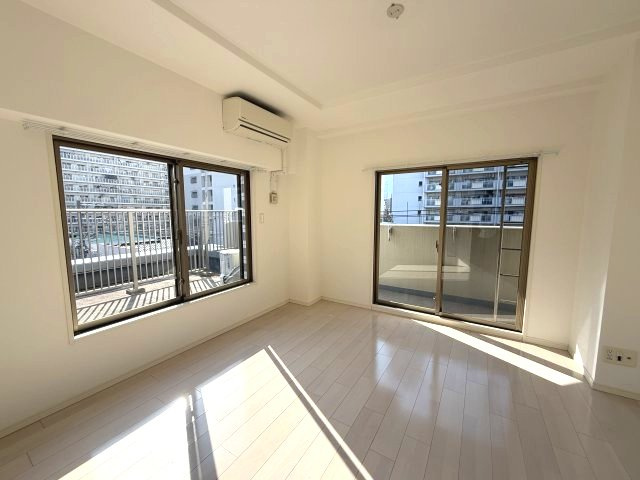 レジデンス三宮東グルーブの居間・リビング