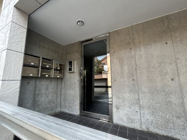 ロイヤルメゾン六甲Ⅴのエントランス