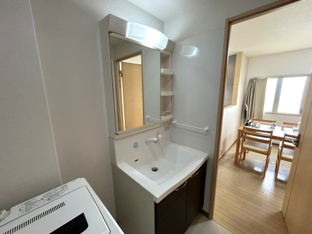 ロイヤルメゾン六甲Ⅴの独立洗面台