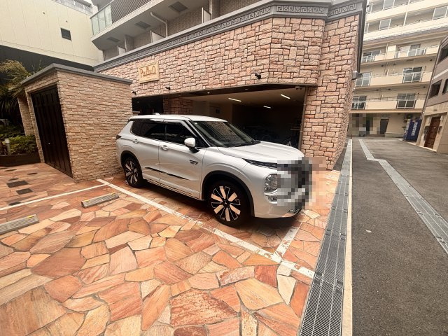 プレジオ日暮通の駐車場