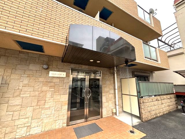 セレブコートⅡのエントランス