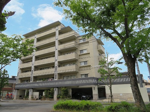 ライオンズマンション北白川の外観