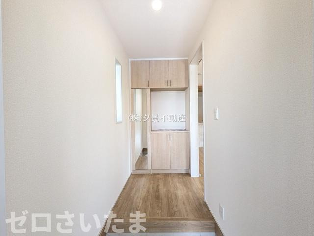 《仲介手数料無料》上尾市弁財１丁目7-34新築一戸建てブルーミングガーデンの玄関
