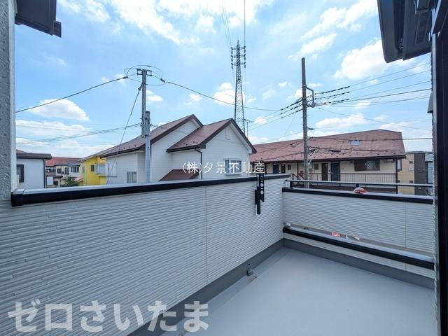 《仲介手数料無料》上尾市弁財１丁目7-34新築一戸建てブルーミングガーデンのバルコニー