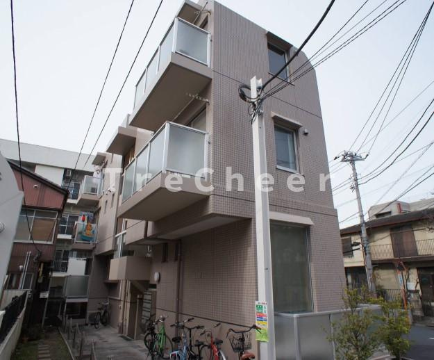 パラドール新宿の外観