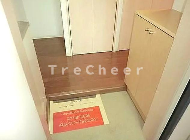 パラドール新宿の玄関