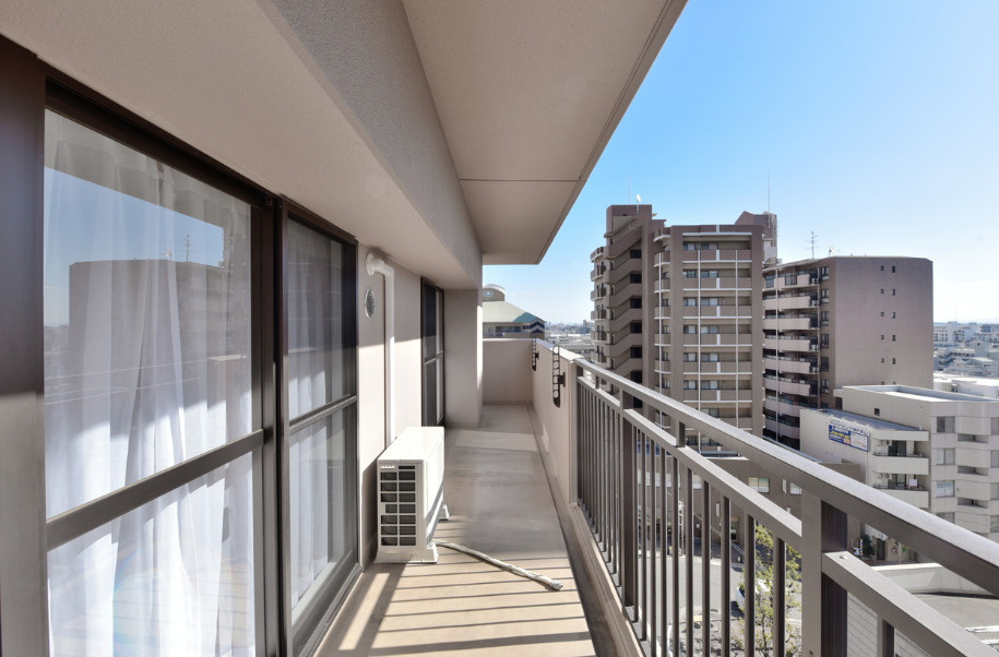 ハイツ本山のバルコニー|南東に展開したL字型ばるこにー