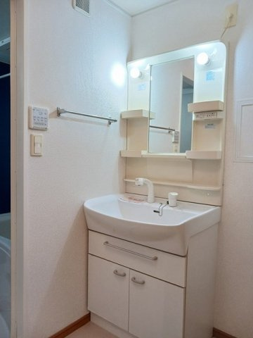 鶴見スクエアⅡの洗面所