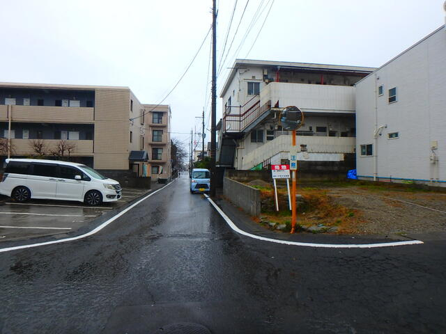 【前面道路含む現地写真】