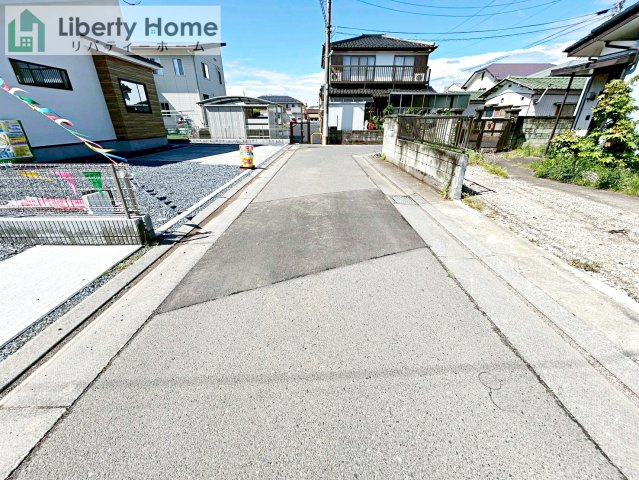 水戸市見川2期　新築戸建の前面道路含む現地写真