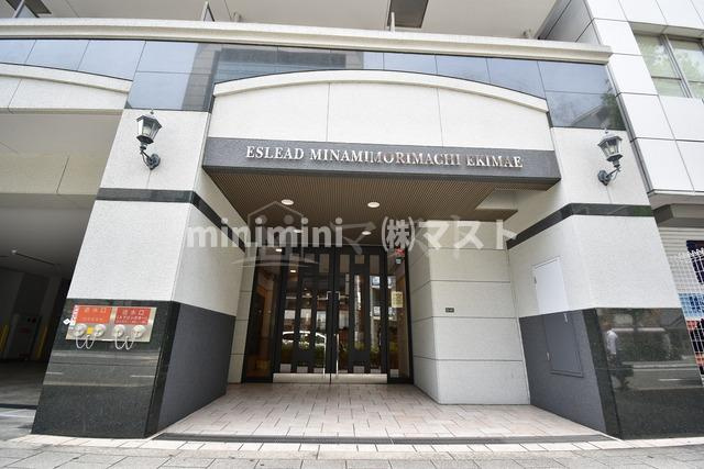 エスリード南森町駅前のエントランス