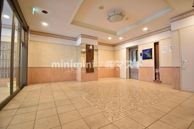 エスリード南森町駅前のロビー