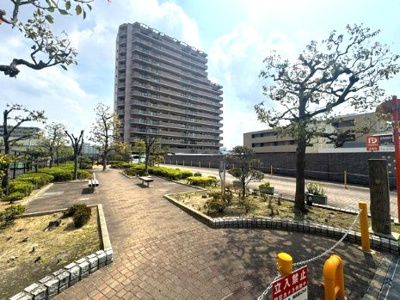 【外観】 | フェアコート北花田 | 大阪メトロ御堂筋線「北花田」駅まで徒歩1分！イオンモール堺北花田を日常使いできる贅沢なロケーション。
