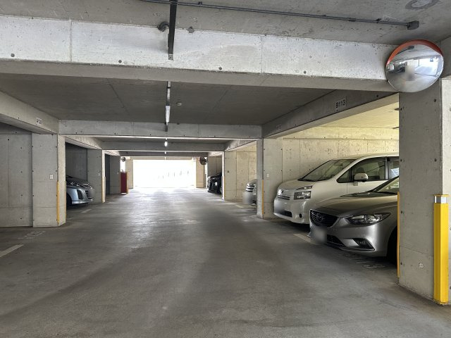 グレーシィ須磨アルテピアⅢ番街１期棟の駐車場