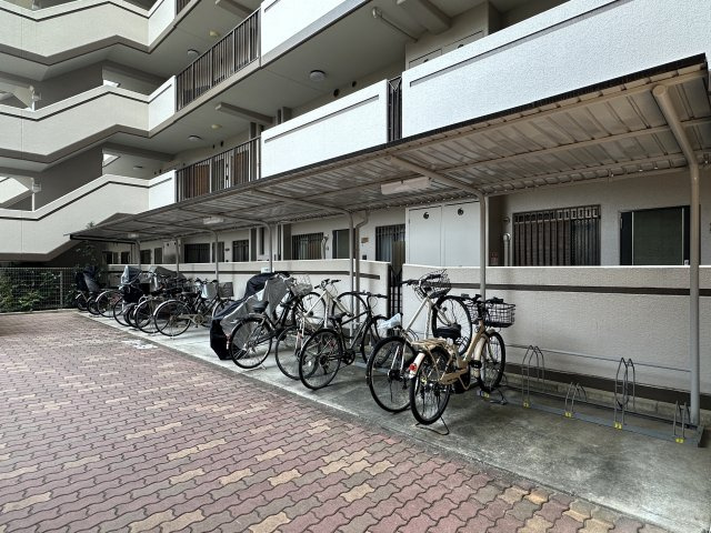 グレーシィ須磨アルテピアⅢ番街１期棟の駐輪場