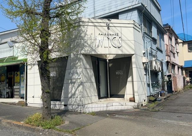 【外観】 | 隣家の土地はどうなっているのか、生活利便施設が近くにあるのか、学校まで近いかなど、お客様のライフスタイルにあわせたイメージが重要です。また、近くにあると困る施設が近くにないかも確認するといいでしょう。