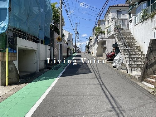 【前面道路含む現地写真】 | 【仲介手数料０円】座間市立野台2期　新築一戸建て　2号棟　全2棟 | 【仲介手数料０円】座間市立野台2期　新築一戸建て　全2棟
