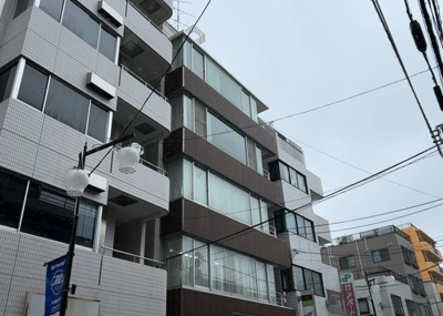 【外観】 | サンウッド町田ビル | 人が暮らすうえで日光は大切な要素となります。日当たりの良さは譲れないポイントですね。併せて近くに大きな建築物の建築予定がないか、あるいはそれが可能な土地が近くにないか事前に確認することもお勧めします。