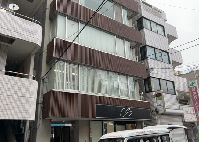 【外観】 | サンウッド町田ビル | 物件の詳細については、現地を見てわかること以外に、役所や法務局などで調べないとわからないことがあります。そのため、現地に行く場合は、もしこの物件を買ったらどのような生活ができるかをイメージしましょう。