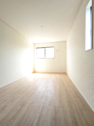 高萩市高萩　第３の洋室|洋室です。陽当たりが良くサッシにはペアーガラスを採用高い断熱性による省エネで快適な暮らしを～！