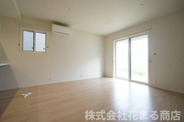 オーナーズヒルⅡの居間・リビング|初期費用ご相談ください！
物件、駅でお待ち合わせでのご案内歓迎！